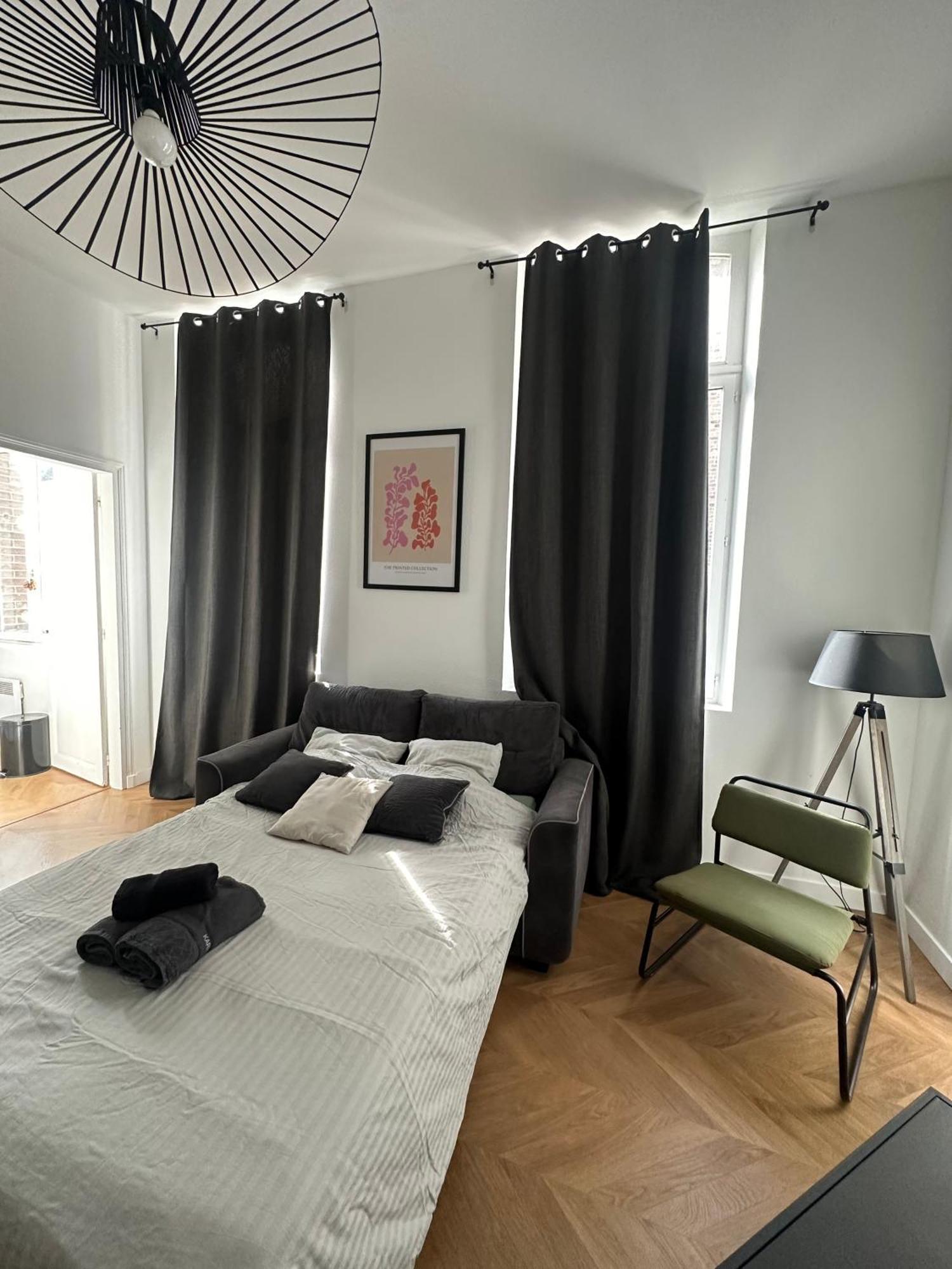 Spacieux Appt Haussmannien Parking Prive أميا المظهر الخارجي الصورة